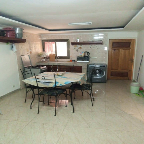 Appartement meublé entièrement climatisé de 2 chambres