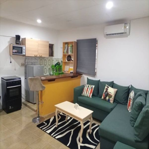 studio meublé à louer à Glass